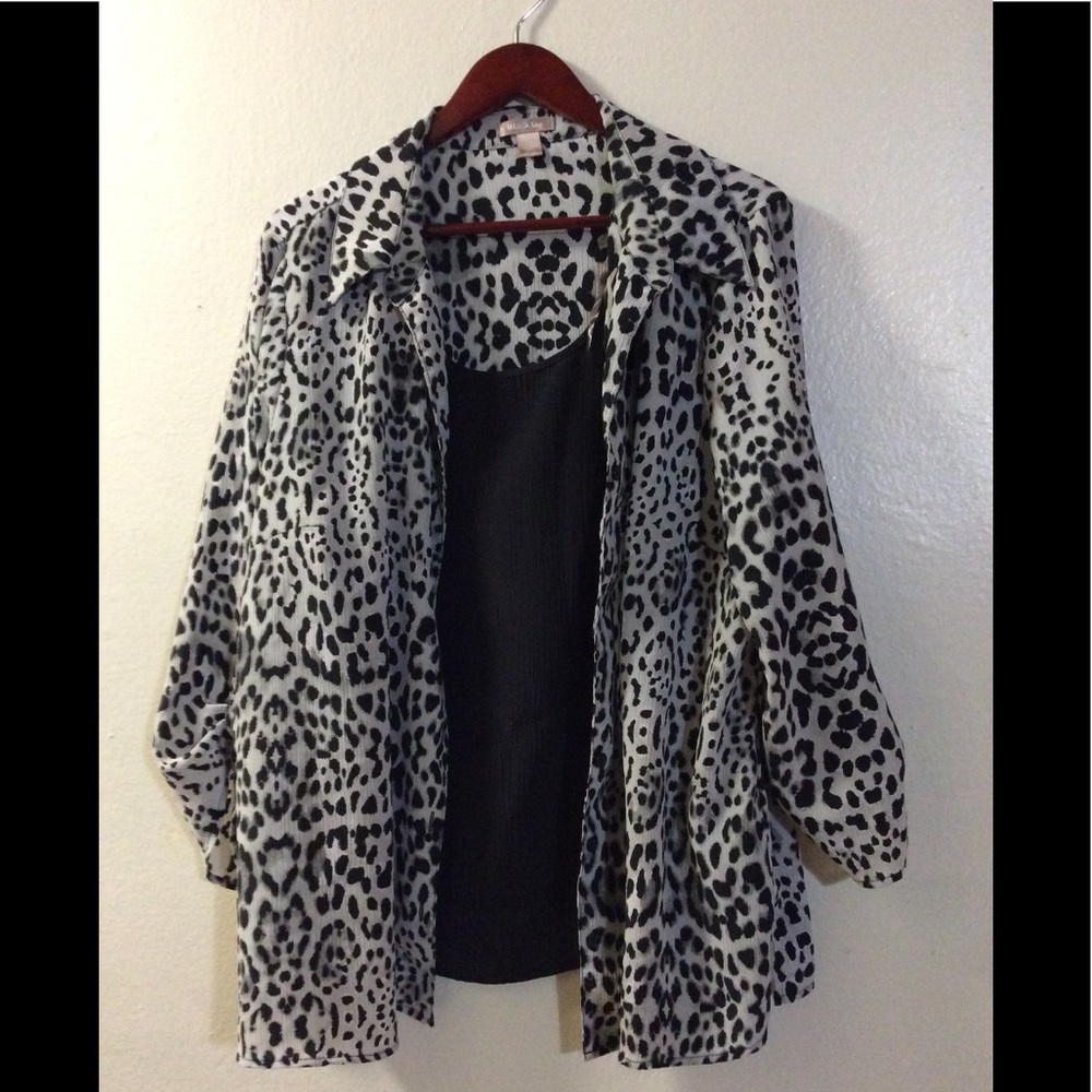 White stag animal print Button down collar blouse